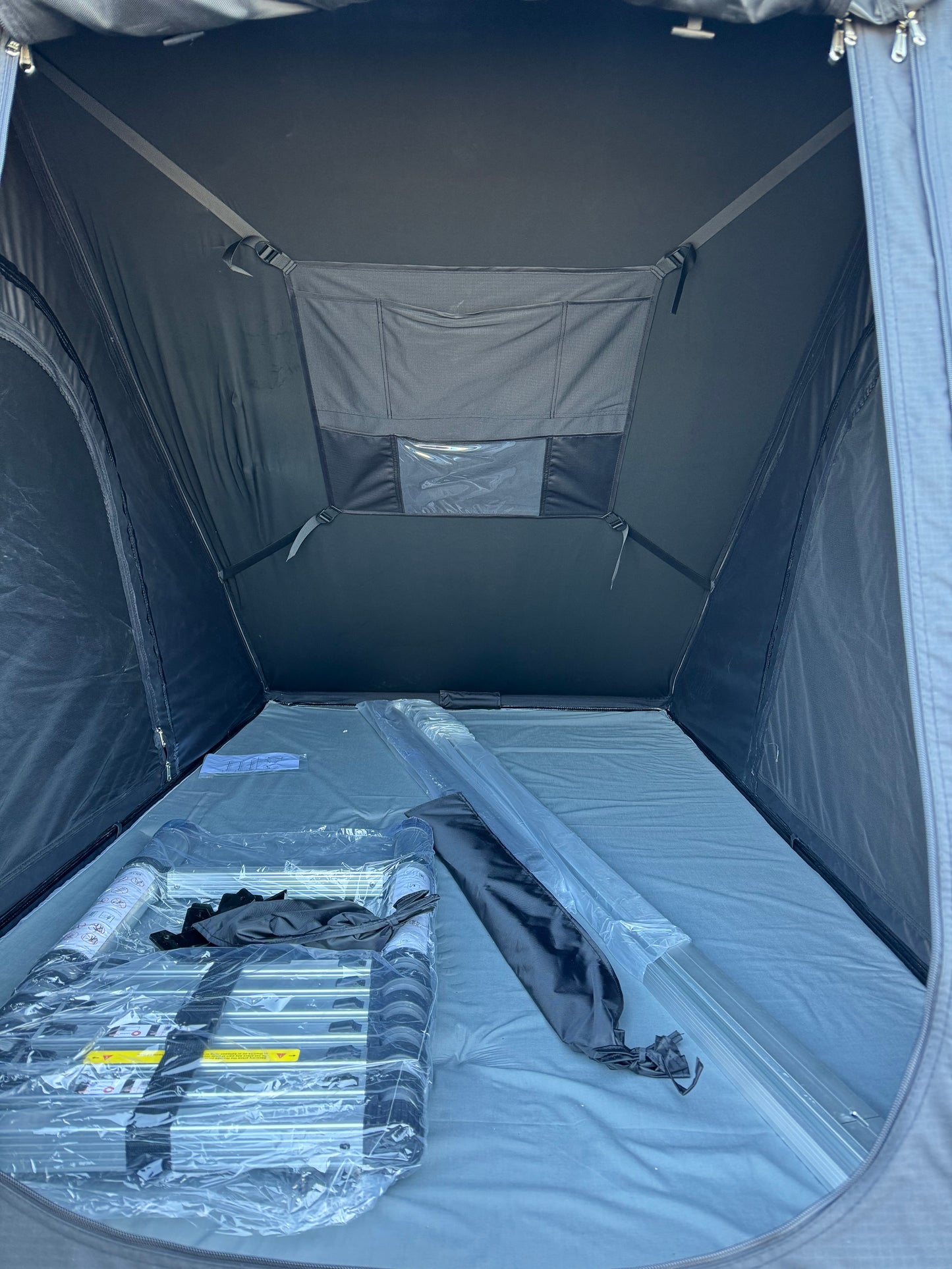 Bonanza 2 - Aluminum Hard Shell with roof rack