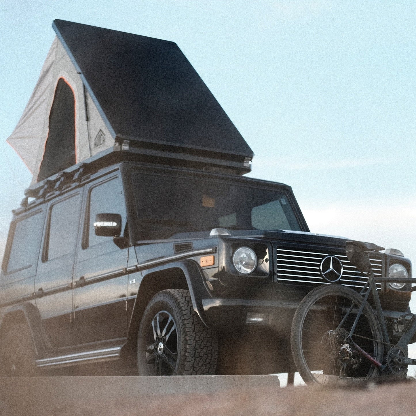 Bonanza 2 - Aluminum Hard Shell with roof rack