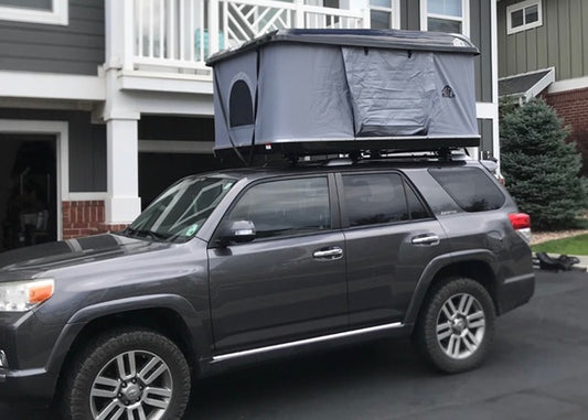 Hard shell roof top tent, Miner 2, on a Toyota 4 Runner 